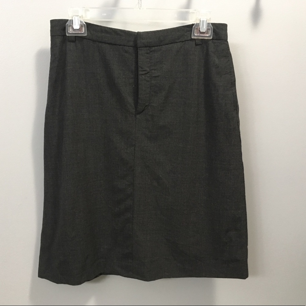 Gray Banana Republic straight skirt size 4